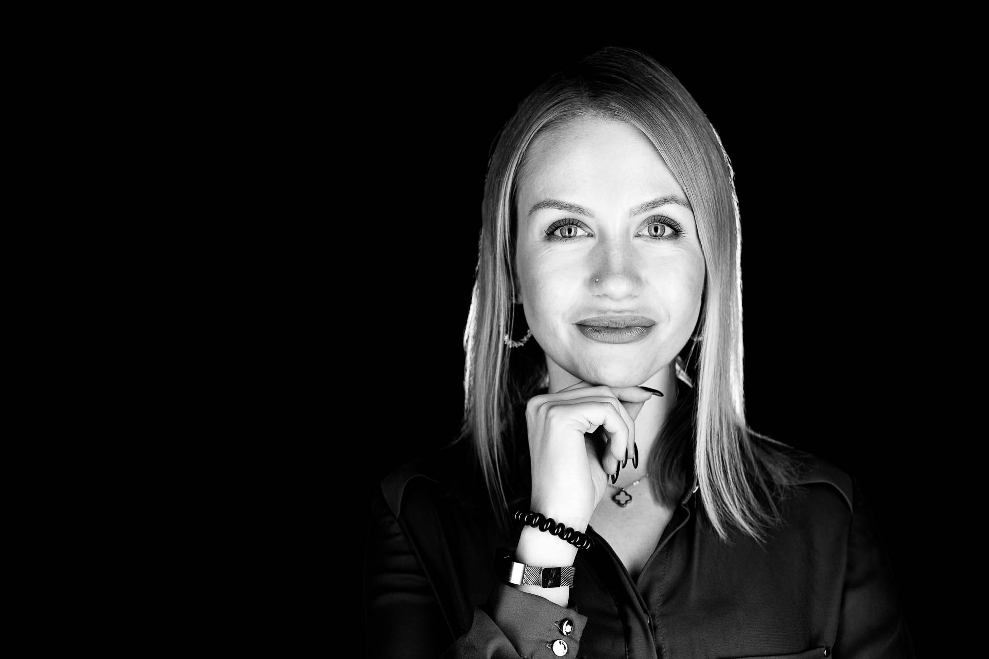 Export x3 Headshot  06515 Dez 01 2019 Bearbeitet 2 Headshots 2019  Miro Nicole Nadine